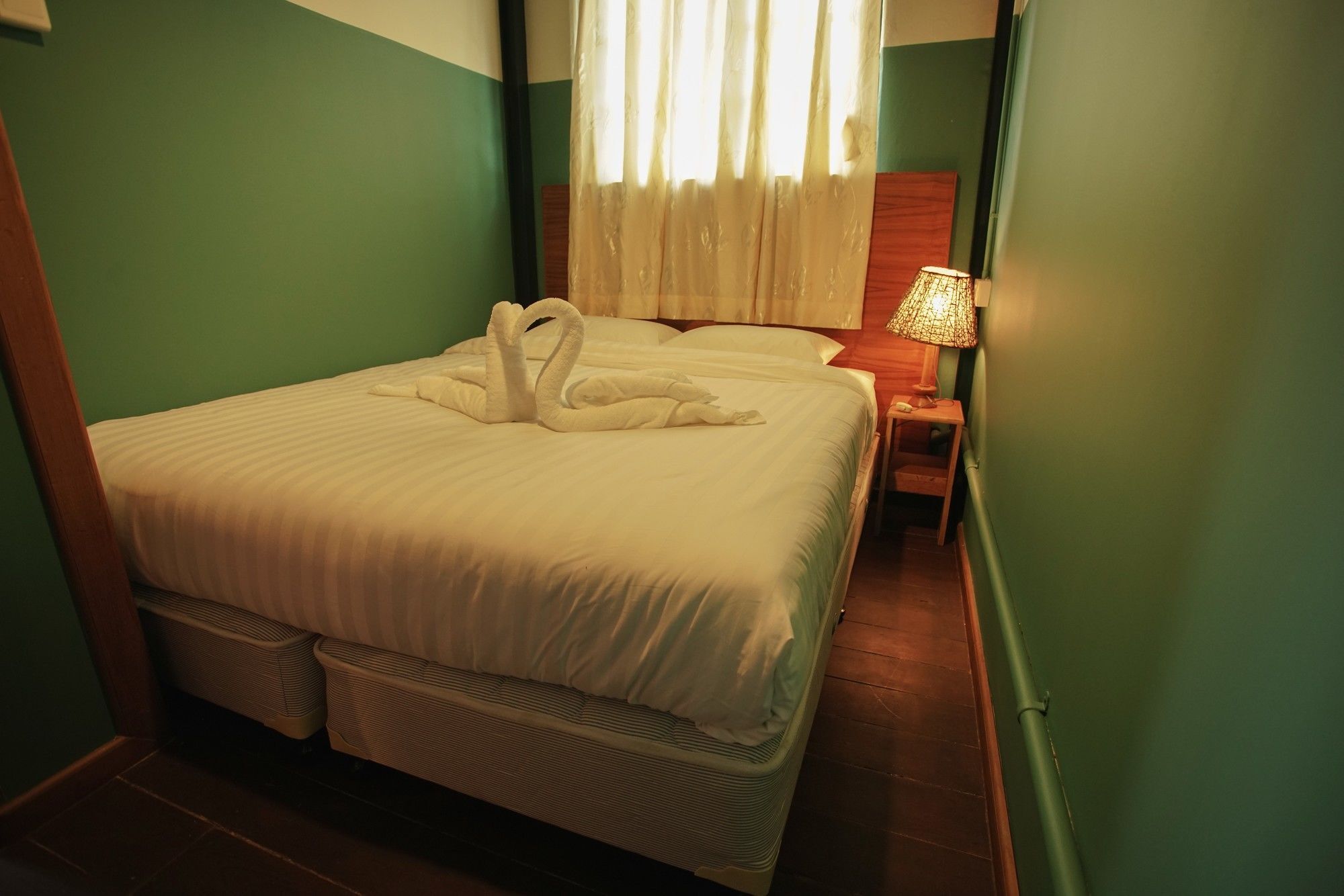 501 Merchant Bed & Breakfast Янгон Экстерьер фото